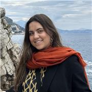 Profesora de inglés que imparte clase alumnos ESO y niveles inferiores