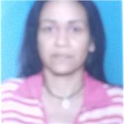 Profesora que imparte clases a todos los niños desde inicial hasta basica