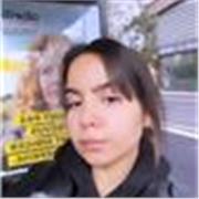 Étudiante trilingue , l’arabe est ma langue maternelle ainsi que le français et je parle couramment l’anglais , tous les niveaux jusqu’au lycée , je peux me déplacer à Paris ainsi qu’aux alentours où en distanciel