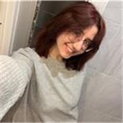 Hello! My name is Elisa, and I am an online Spanish and English teacher with international experience, for teenagers and adults!