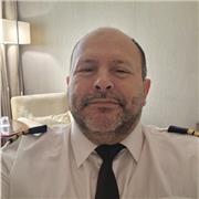 Profesor para todo tipo de alumnos/as y de niveles con amplia experiencia, con excelentes resultados obtenidos en los exámenes.