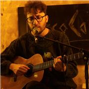 Diplomato in Chitarra Jazz impartisce lezioni di Chitarra