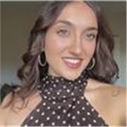 Soy graduada en Bioquímica por la UCLM Y en mis tiempo libres doy clases particulares a niñas de primaria//ESO