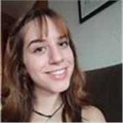 Profesora de apoyo especializada en matemáticas que ofrece clases en formato online o presencial