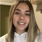 Estudiante de Magisterio Infantil con el Grado Superior en Educación Infantil y Bachillerato de Ciencias Sociales. 
Primaria