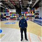 Entrenador de Baloncesto especializado en educación primaria, con varios años de experiencia.