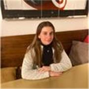 studentessa universitaria impartisce lezioni di matematica ed è disponibile anche per aiuto compiti