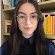 Studentessa diplomata con 100/100 presso il Liceo delle Scienze Umane