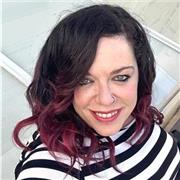 Profesora de fotografía para todas las edades y niveles que te enseñará a capturar tu propia visión, te ayuda con la creatividad