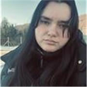 Offro lezioni private a bambini di elementari e medie, e ad adulti, con esperienza pregressa di insegnamento di due anni e mezzo.