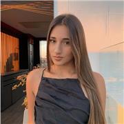 Imparto clases de lengua, matemáticas e inglés (primaria) y economía (secundaria)