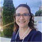 Professora de português especializada em jovens e adultos