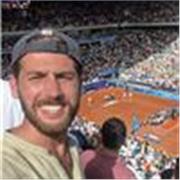 Cours de tennis avec un joueur de tennis ancien 3/6