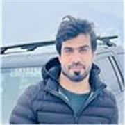 7+ years of experience in web design, mentoring, and lecturing. 