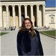 Graduada en medicina amante de la Biología que tratará de ayudar a estudiantes de la ESO y bachillerato a lograr sus objetivos 