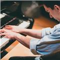 Pianista professionista docente presso il cpm di milano offre lezioni di pianoforte, tastiere, teoria e armonia, improvvisazione