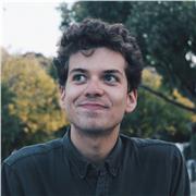 Vous voulez apprendre à parler anglais sans bloquer ? Vous avez des difficultés à suivre des sujets de conversation plus complexes ou même à vous sentir à l'aise en anglais ?
Je propose un enseignement centré sur la conversation (en acceptant aussi les co