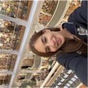 alumna de 4to año de ingenierías industriales en la uma, paciente y atenta.