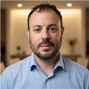 Profesor de finanzas entusiasta de los mundos financieros