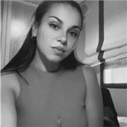 Maestra de inglés imparte clases particulares a niños de diferentes edades