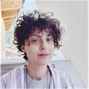 Sono Educatrice e laureata in Psicologia. Ho raggiunto il livello C1 di tedesco superando l'esame di bilinguismo a Bolzano. Ho imparato il tedesco a scuola ma soprattutto in Germania, dove ho frequentato in parte le superiori e un anno di università. Cono
