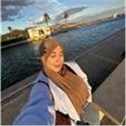 Sociable, empatica, paciente, y alegre. Me gusta enseñar y aprender!