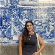 Soy graduada en medicina, ahora mismo trabajo de médico residente, pero me gustaría enseñar y dar clases de ciencias. 