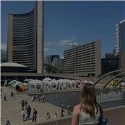 Sono una ragazza di 19 anni che ama la lingua inglese. Ho frequentato corsi negli Stati Uniti e in Canada con risultato C2