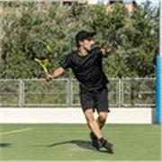 Profesor particular de tenis en Zaragoza, con experiencia impartiendo clases particulares o grupales aquí y en el extranjero, en español o inglés