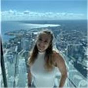 Studentessa universitaria di lingue (inglese, francese), insegnamento per elementari, medie e superiori