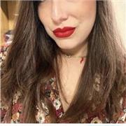 Dottoressa magistrale in giurisprudenza, attualmente collaboratrice legale, impartisce lezioni di diritto a tutti i livelli