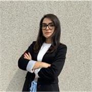 Dottoressa in mediazione linguistica impartisce lezioni e ripetizioni di inglese e spagnolo