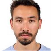 Periodista deportivo con publicaciones en tres idiomas y cuatro países. 