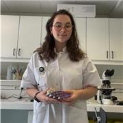 Étudiante en biologie médicale, je rends les sciences claires et accessibles pour mieux les comprendre