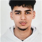 Soy una persona con una gran empatía, me gusta anudar mucho a la gente y más a los jóvenes para que obtengan buenos resultados