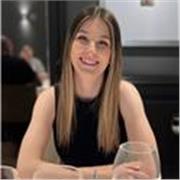 Soy una chica que está finalizando la carrera de magisterio primaria y me gustarían compaginarlo con un trabajo acorde a mi estudi