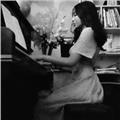 Studentessa di conservatorio offre lezioni di pianoforte livello base