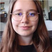 Je suis une étudiante qui cherche à aider . Je travaille avec vous seulement en télétravail et a partir de 18h30