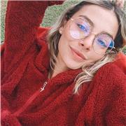 Profesora, dedicada a dar clases para primaria y secundaria