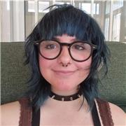 Enseño inglés a personas que soliciten mi servicio. También doy clases de todas las materias de primaria