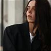 Friendly English tutor focused on real-life communication and confidence.