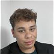 Actualmente cursando filología inglesa. Tengo el certificado de B2 con nivel de C1, me encanta enseñar y me encantan los idiomas.