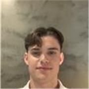 Hola! Me llamo Tomas y soy de Barcelona. Siempre he vivido fuera, desde Portugal, Panamá y Holanda. Desde pequeño me educado en Inglés, y en casa también lo hablamos. En mi opinion, aprender un nuevo idioma ha de ser una experiencia agradable y divertida.