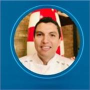 Director de alimentos y bebidas, Chef ejecutivo profesional de grandes marcas en Bogota, con experiencia en el campo real, brinda clases de cocina general, colombiana, cocina mediterranea, conservacion de alimentos, analisis de costos y diseño de recetas