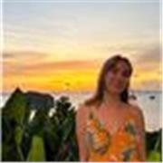 Soy una profesora de inglés que busca ayudar a cualquier persona que busque aprender!