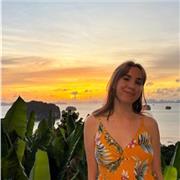 Soy una profesora de inglés que busca ayudar a cualquier persona que busque aprender!