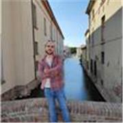 Stanchi di dover penare sulle versioni? 
Si può rendere il latino divertente!