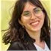 Francesa nativa graduada en ingeniería que vive en Madrid