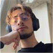 Je suis étudiant en licence de maths, parcours international. Je peux procurer du soutien en maths du niveau primaire à lycée