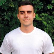 Doy clases de diseño gráfico adaptadas al nivel u objetivos de cada persona en el ámbito de la marca, identidad corporativa, tratamiento de imágenes, o montaje y diseño de vídeos.